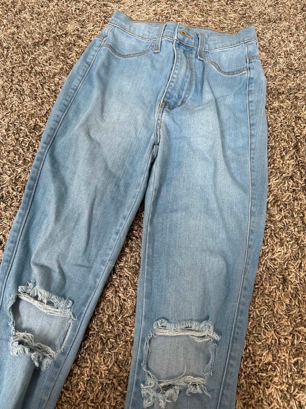 Stylish Fashion Nova Denim Jeans - W24 Waist - Your Next Go-To Pair!
